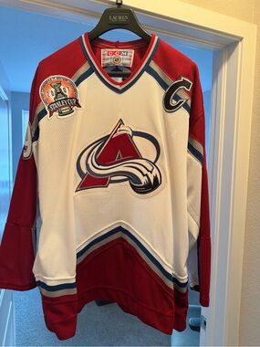 CCM Colorado Avalanche Stanley Cup Joe Sakic Hockey Jersey